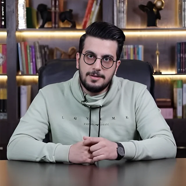 بیوگرافی امیرحسین قیاسی؛ از فقر در کودکی پرچالش تا محبوبیت در برنامههای طنز بیوگرافی امیرحسین قیاسی؛ از فقر در کودکی پرچالش تا محبوبیت در برنامههای طنز