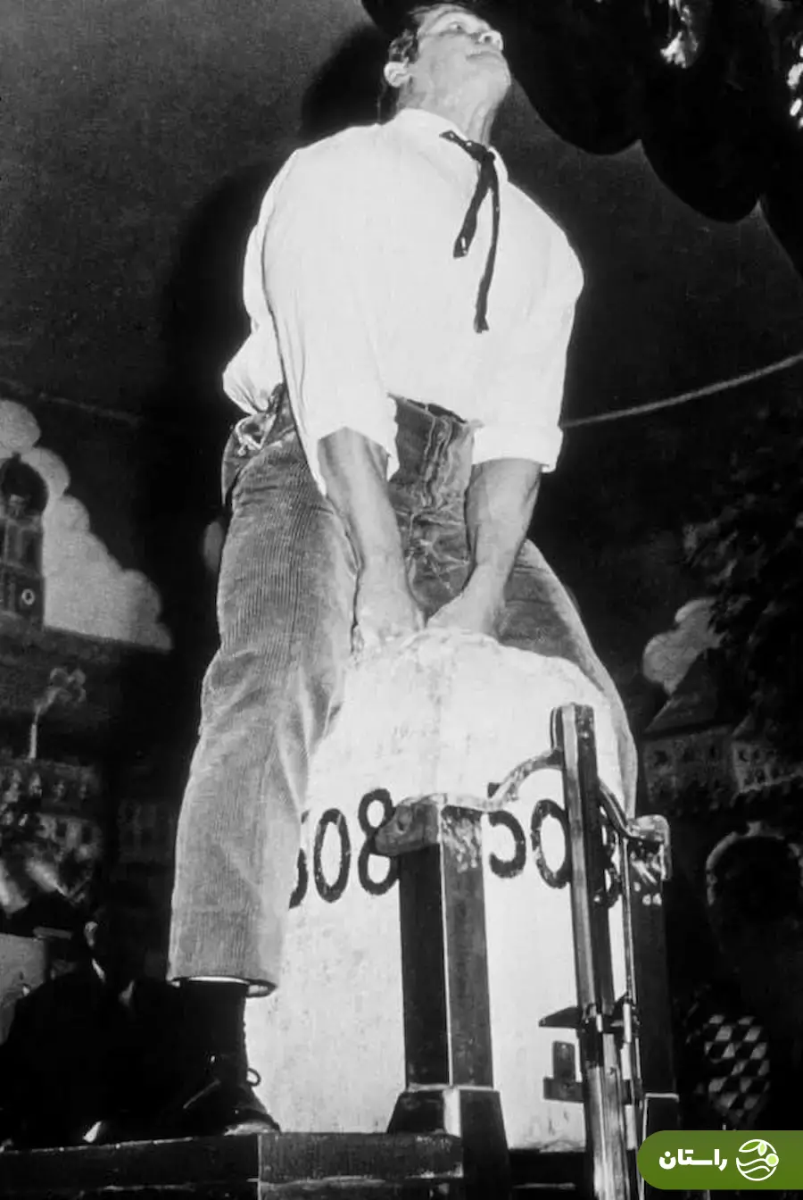 (عکس) تونل زمان؛ آرنولد در مسابقه لیفت سنگ؛ سال ۱۹۶۷