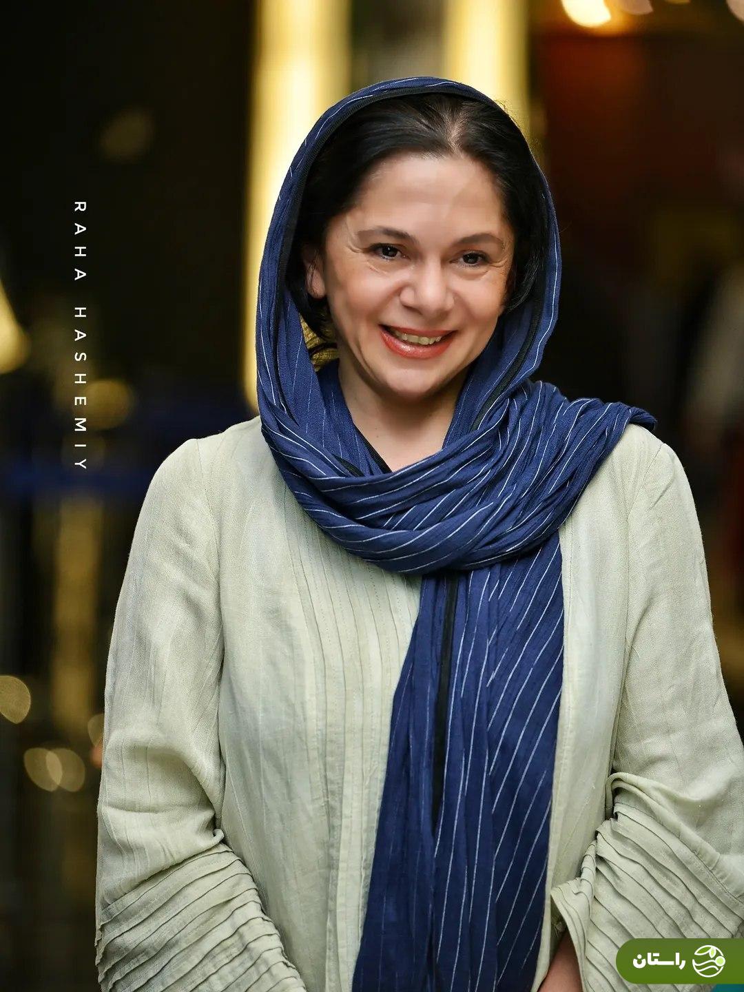 تیپ ساده مستانه مهاجر در یک مراسم