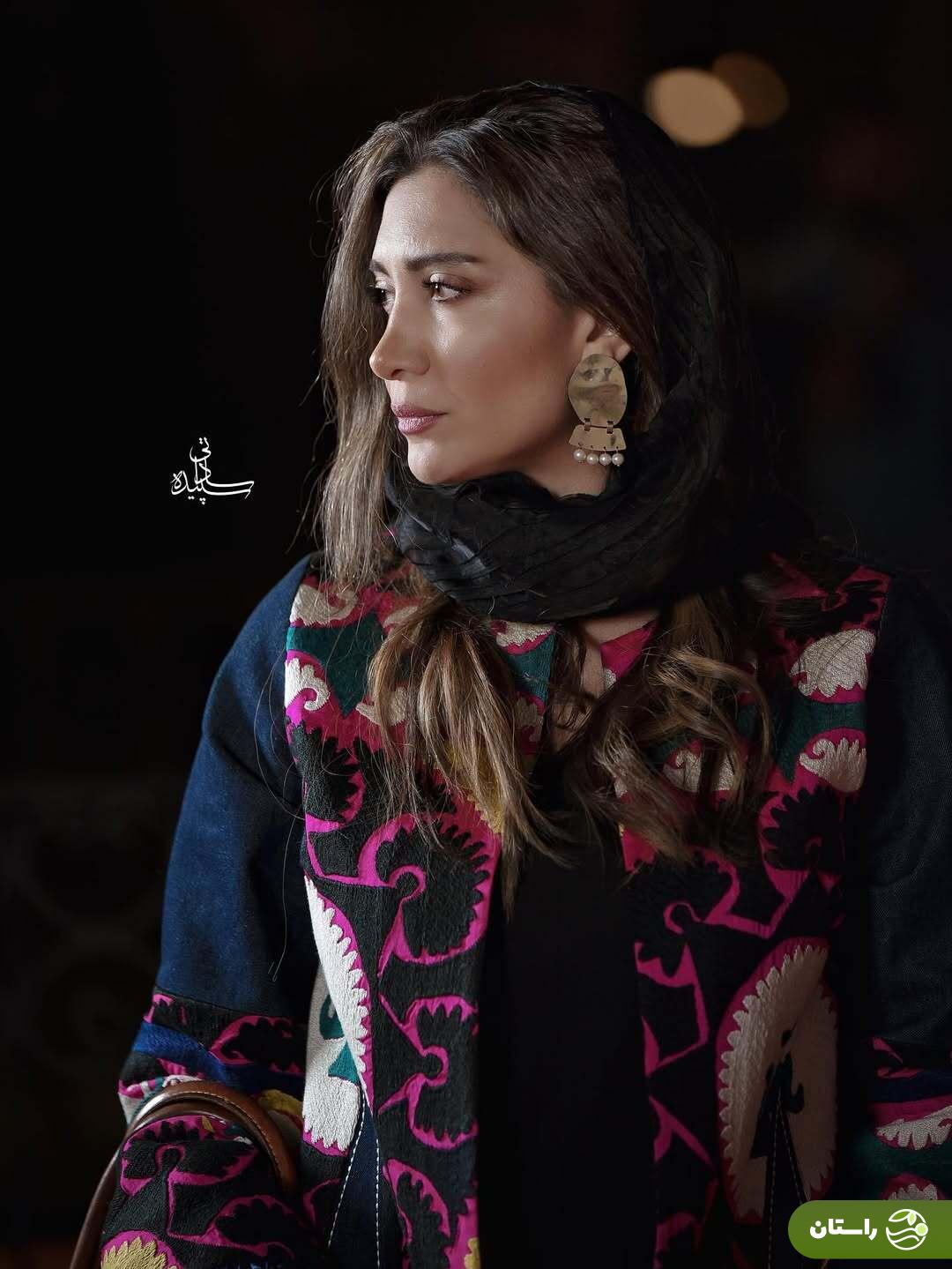 (تصاویر) تیپ شیک نیکی مظفری در جشن عکاسان سینمای ایران