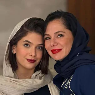 تصاویر مادر دختری نفس بازغی و مستانه مهاجر در کنسرت سهراب پاکزاد