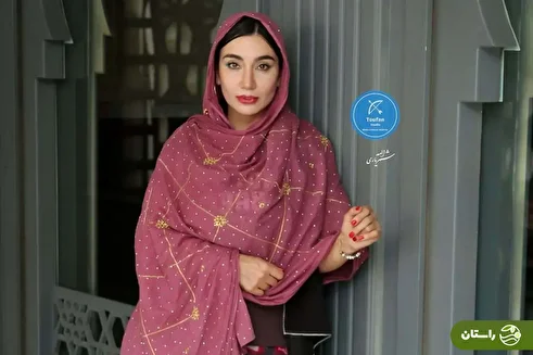 (عکس) استایل عجیب و دهه شصتی خاطره حاتمی در کنسرت