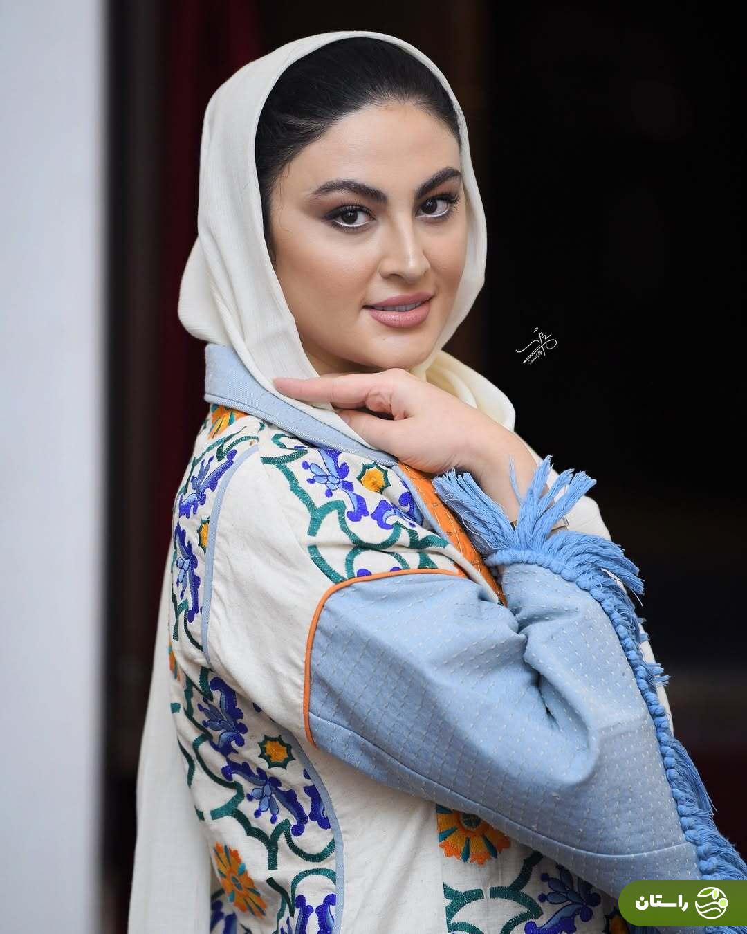 (تصاویر) تیپ آبی مریم مومن در جشن عکاسان سینما ایران در موزه سینما