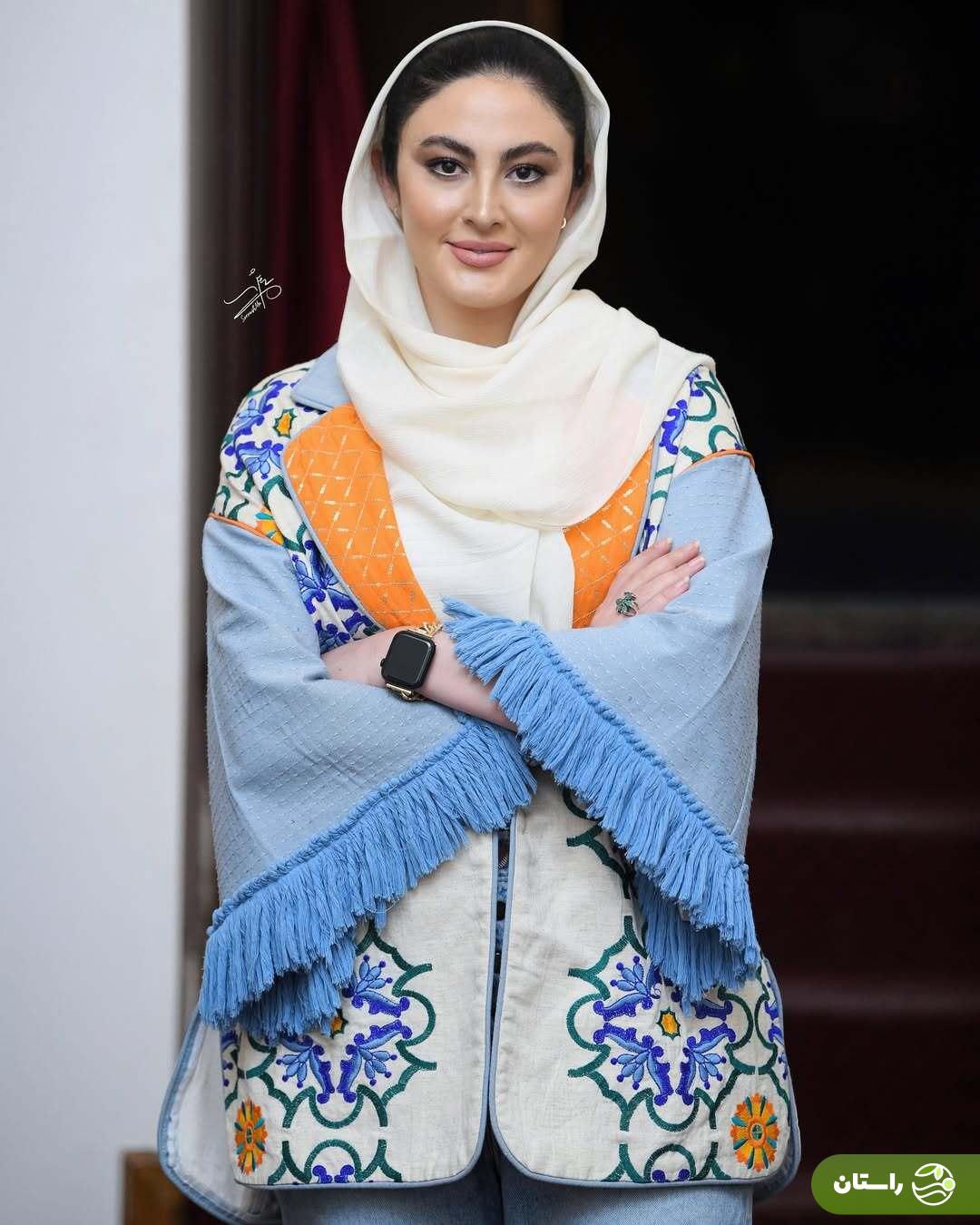 (تصاویر) تیپ آبی مریم مومن در جشن عکاسان سینما ایران در موزه سینما