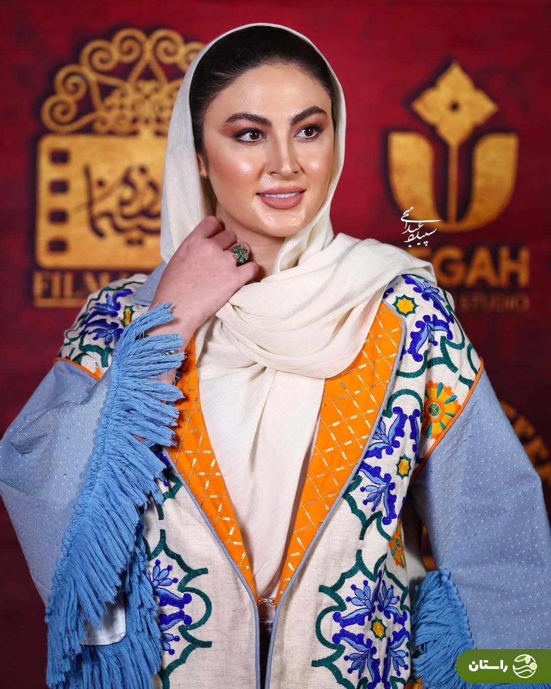 (تصاویر) تیپ آبی مریم مومن در جشن عکاسان سینما ایران در موزه سینما