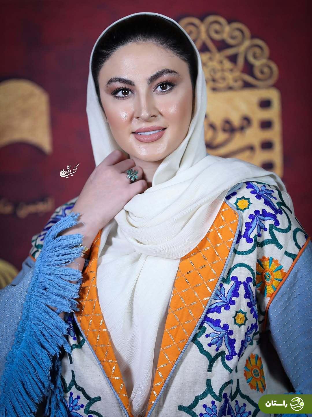 (تصاویر) تیپ آبی مریم مومن در جشن عکاسان سینما ایران در موزه سینما