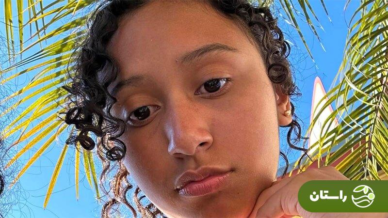 معمای حل‌نشده آمریکا: ماجرای کشف جنازه دختر ۱۵ ساله در خودروی تسلای خواننده معروف