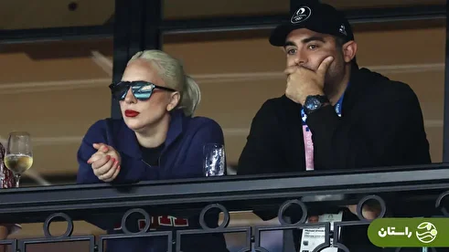 (تصویر) لیدی گاگا حلقه نامزدی عظیم ۱ میلیون دلاری‌اش را رو کرد