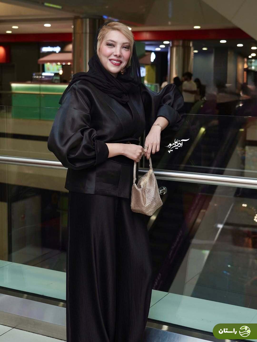 (تصاویر) استایل صدف اسپهبدی در اکران «گوزنهای اتوبان»؛ تقدیر از غزل رجبیان همسر مهران مدیری (تصاویر) استایل صدف اسپهبدی در اکران «گوزنهای اتوبان»؛ تقدیر از غزل رجبیان همسر مهران مدیری