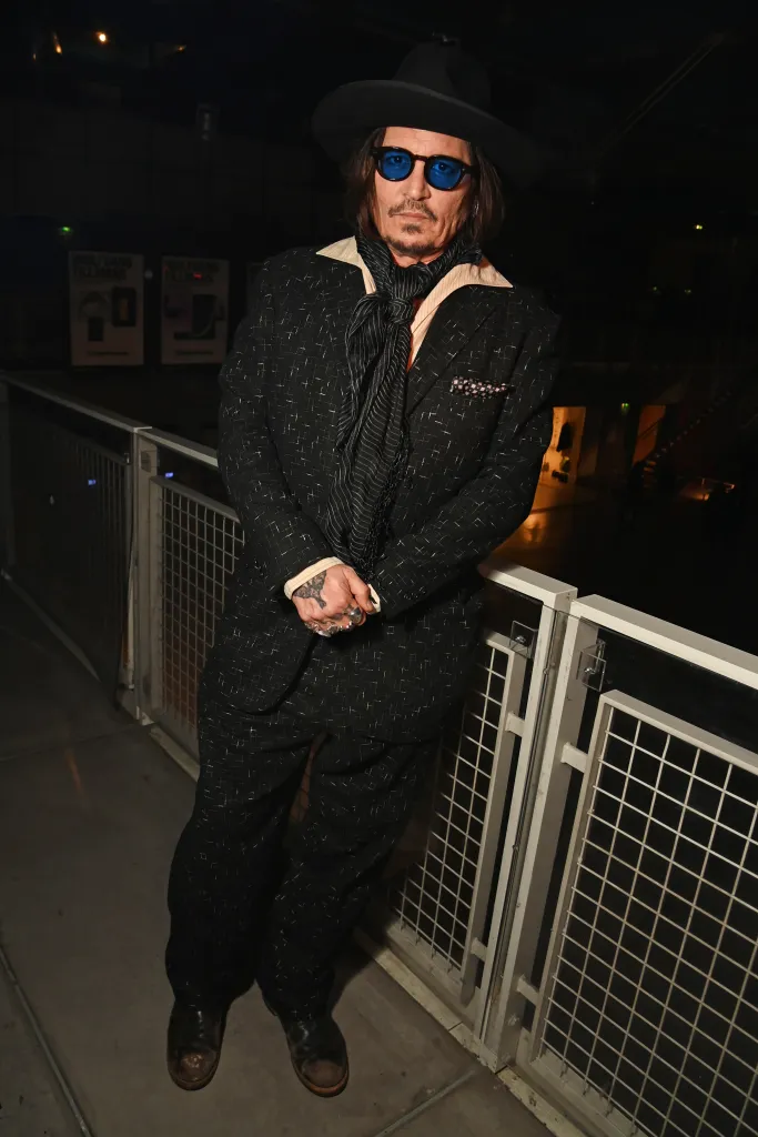 (تصاویر) همه افراد مشهور در هفته مد پاریس بهار ۲۰۲۶: از جانی دپ تا آیشواریا