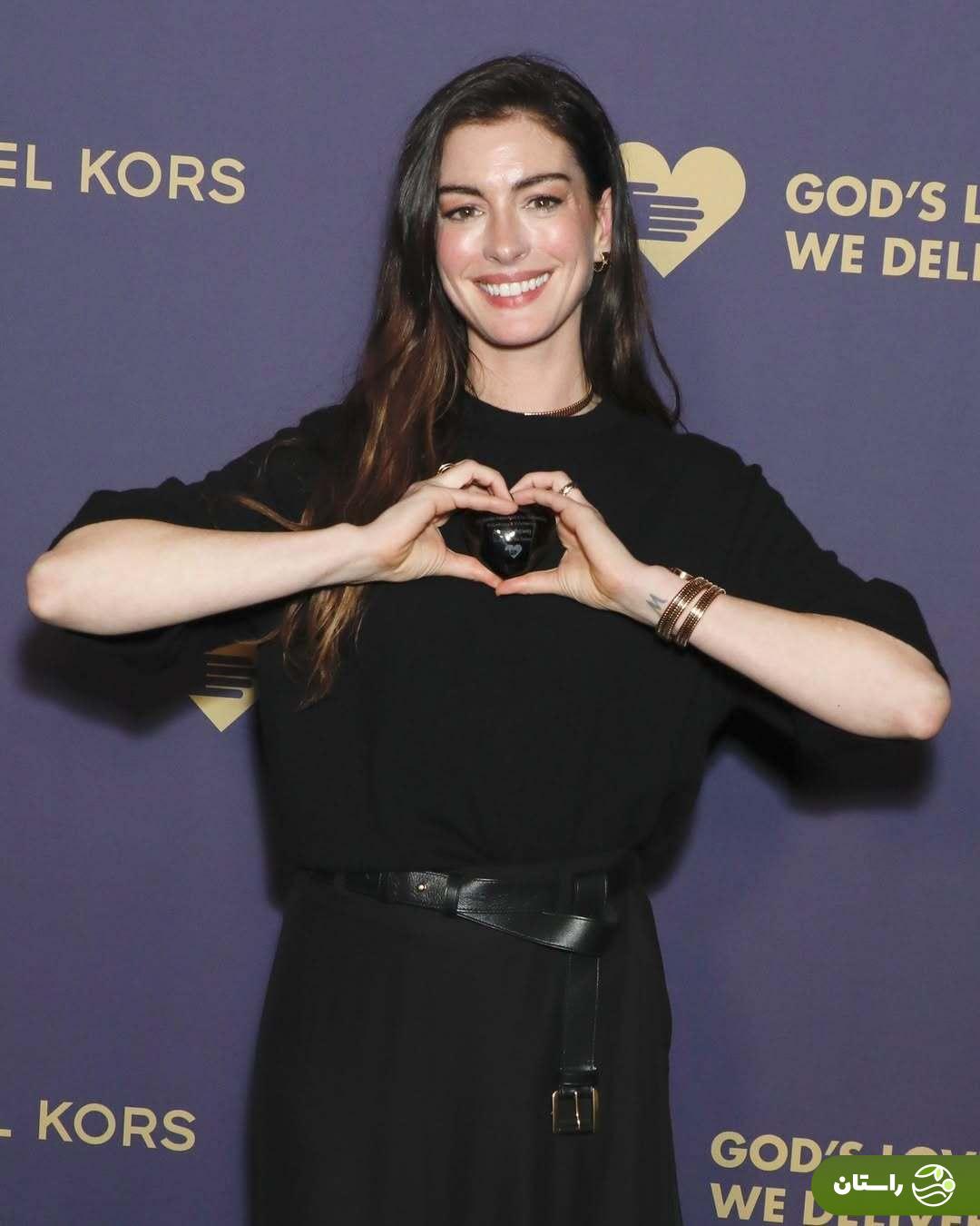 عکس‌های صمیمانه جی جی حدید و آن هاتاوی در یک مراسم