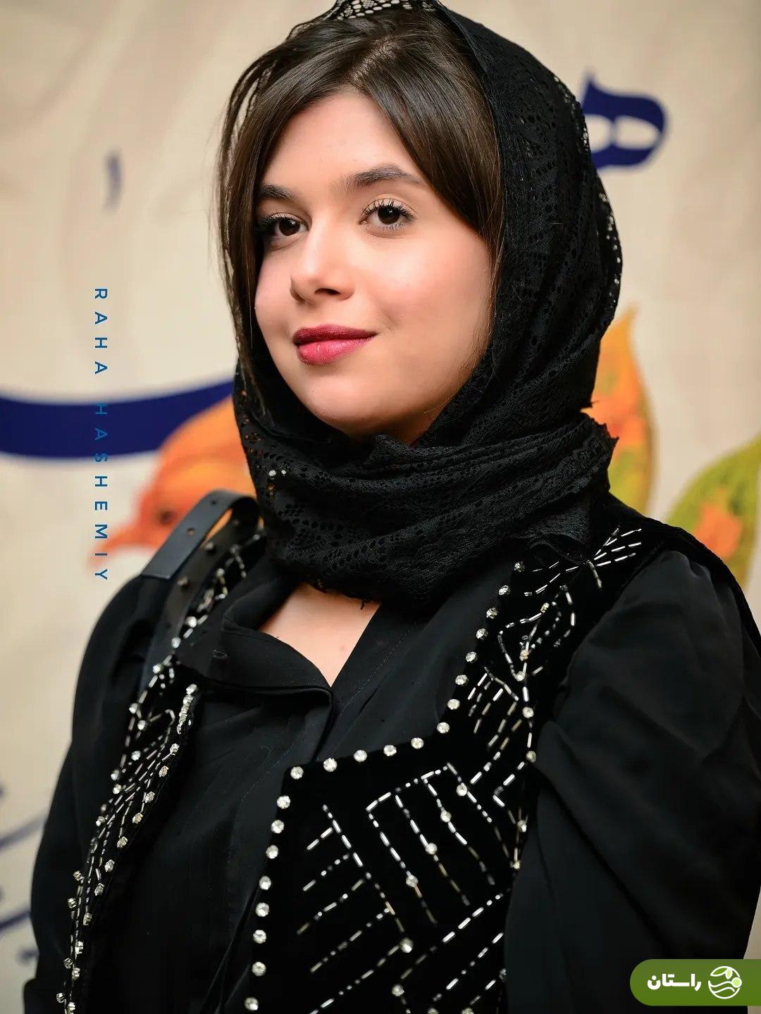 (عکس) نفس بازغی در اختتامیه جشنواره همام؛ قاب عاشقانه با پدر