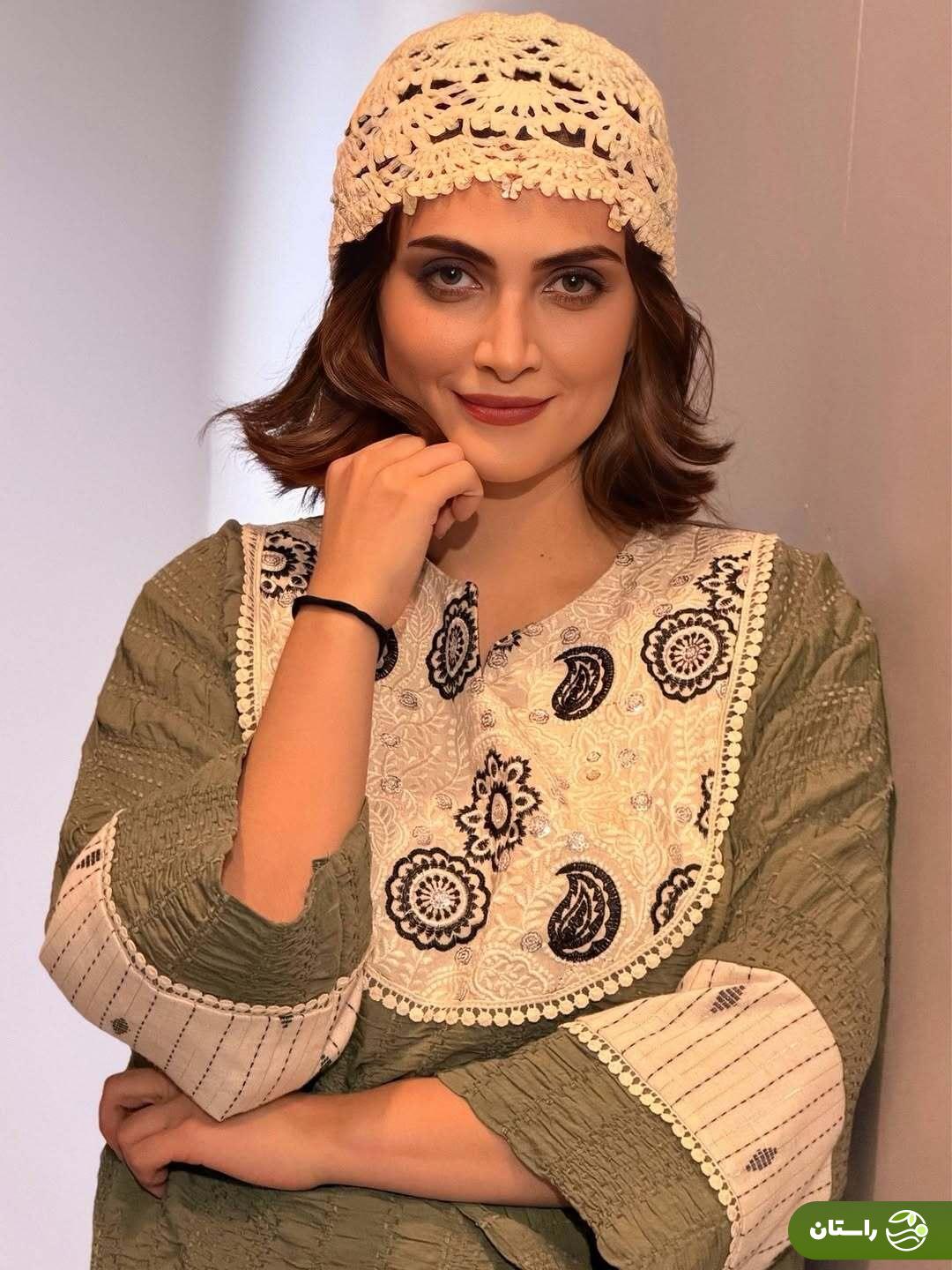 (عکس) استایل جذاب الناز ملک، سیما سریال «زخم کاری» پشت صحنه یک تئاتر