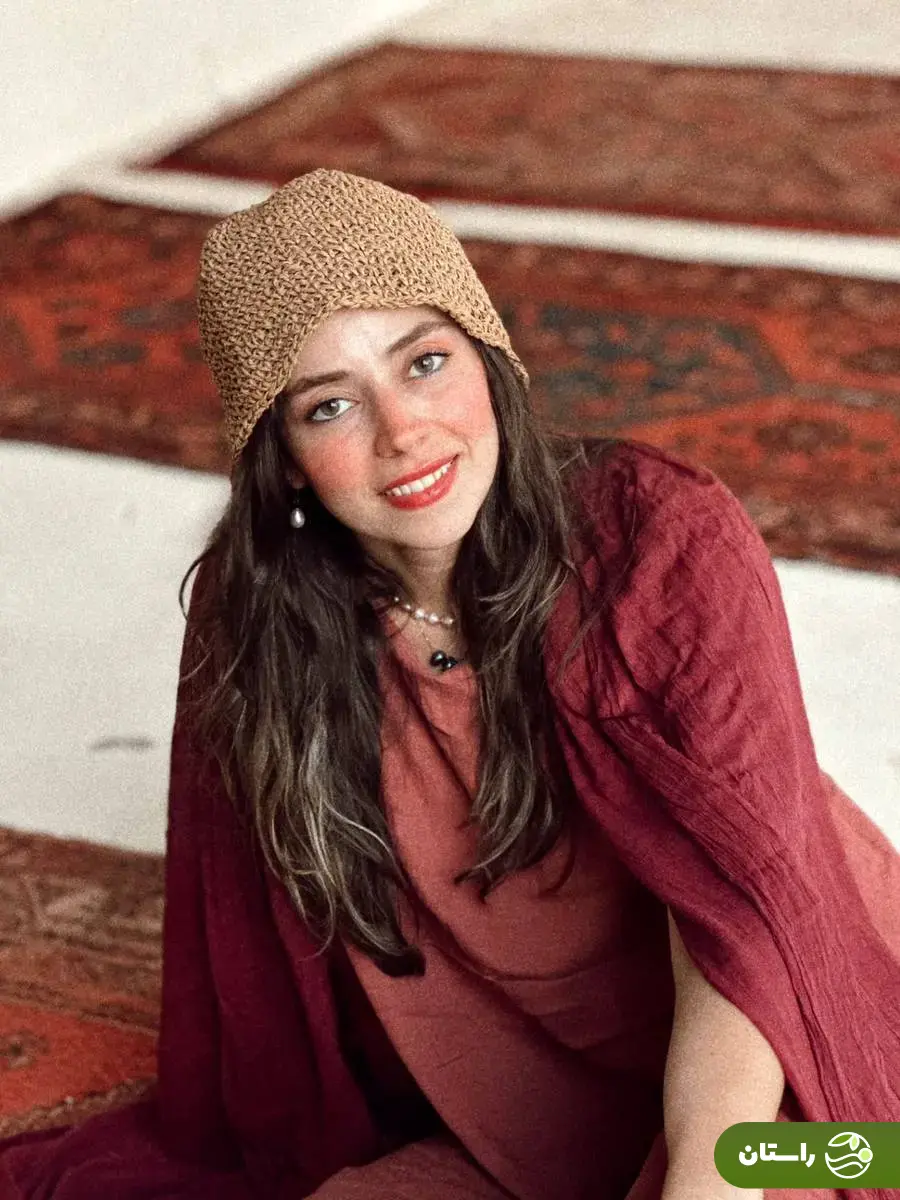 (عکس) استایل خاص نیلوفر رجایی‌فر بازیگر داعشی سریال پایتخت در بوشهر