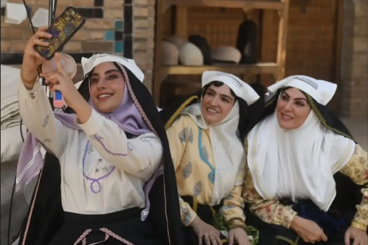 (عکس) سلفی دیده نشده بازیگران زن «بامداد خمار»؛ ترلان پروانه، لاله اسکندری و گلاره عباسی