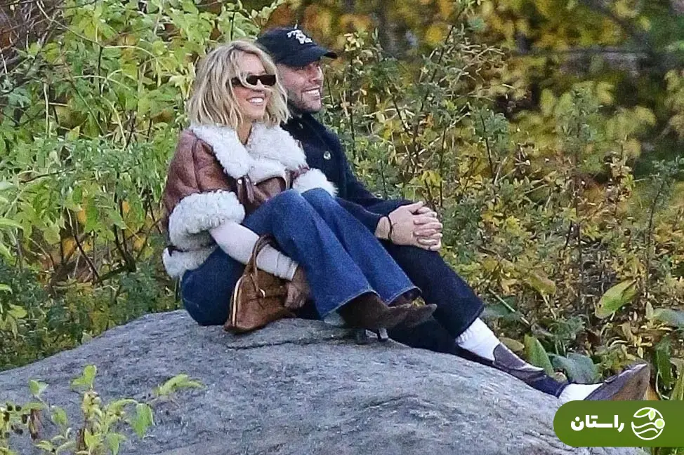 سیدنی سوئینی و اسکوتر براون دست در دست هم دیده شدند