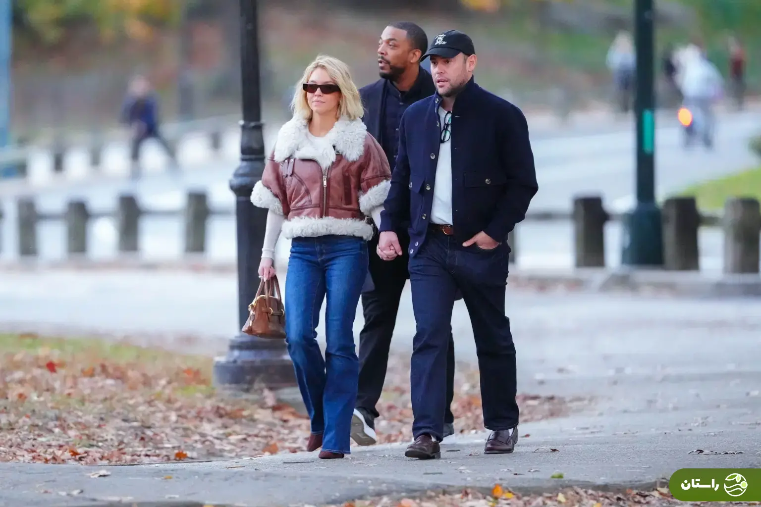 سیدنی سوئینی و اسکوتر براون دست در دست هم دیده شدند