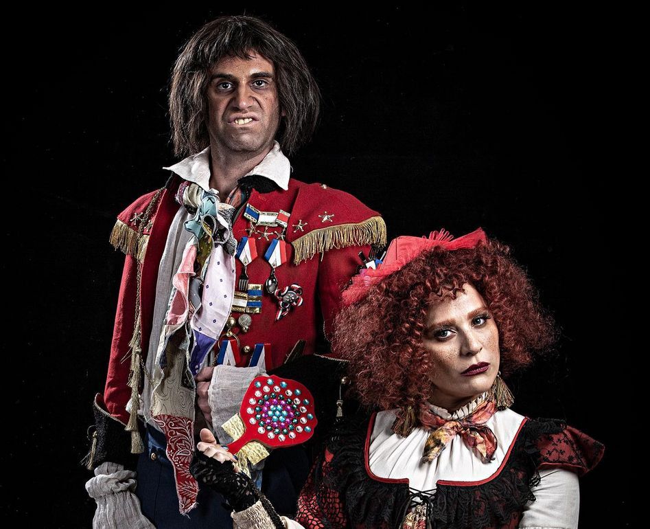 (عکس) گریم جالب سحر دولتشاهی در تئاتر الیورتوییست