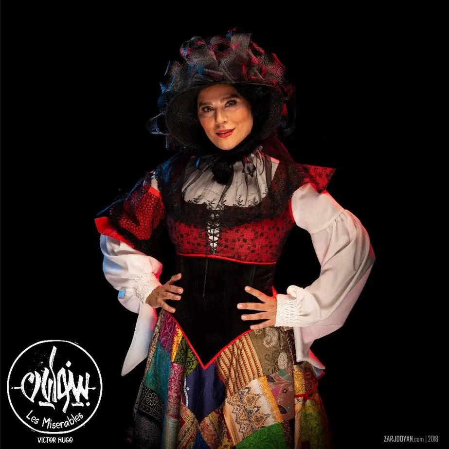 (عکس) گریم جالب سحر دولتشاهی در تئاتر الیورتوییست