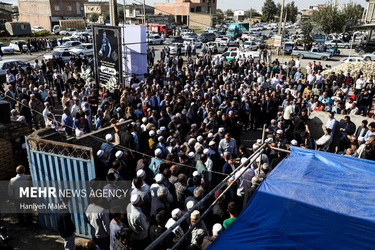 (تصاویر) تشییع پیکر باشکوه زنده یاد صابر کاظمی در آق‌قلا