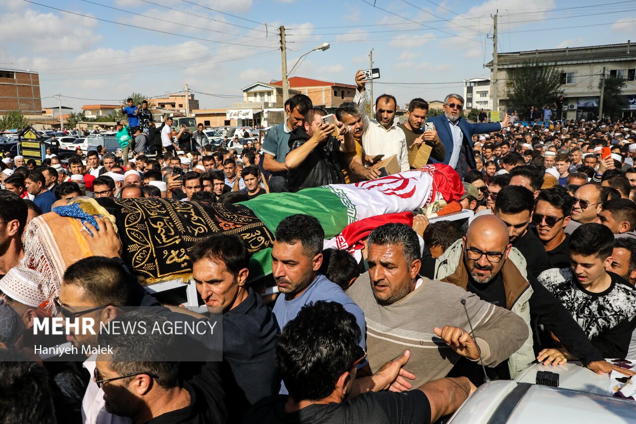 (تصاویر) تشییع پیکر باشکوه زنده یاد صابر کاظمی در آق‌قلا