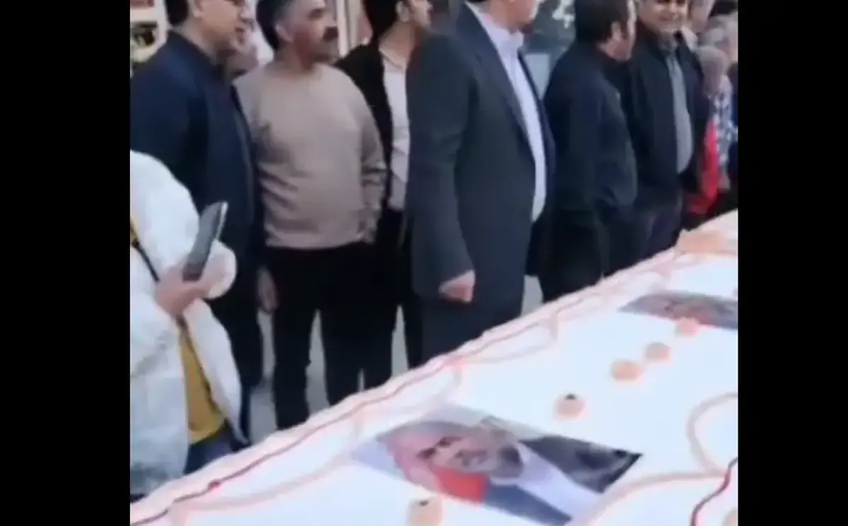 تصاویری از کیک تولد ۱۲ متری  صباغیان نماینده مجلس!