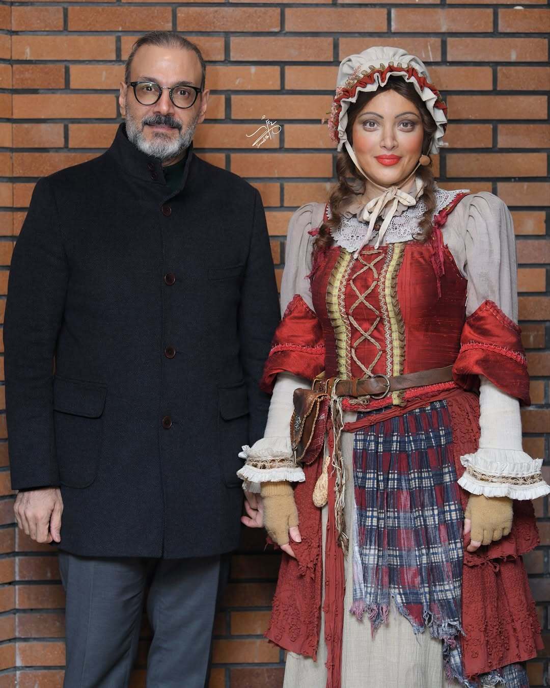 (عکس) علیرضا قربانی و بهنوش طباطبایی در ئشت صحنه نمایش اولیور توئیست (عکس) علیرضا قربانی و بهنوش طباطبایی در ئشت صحنه نمایش اولیور توئیست