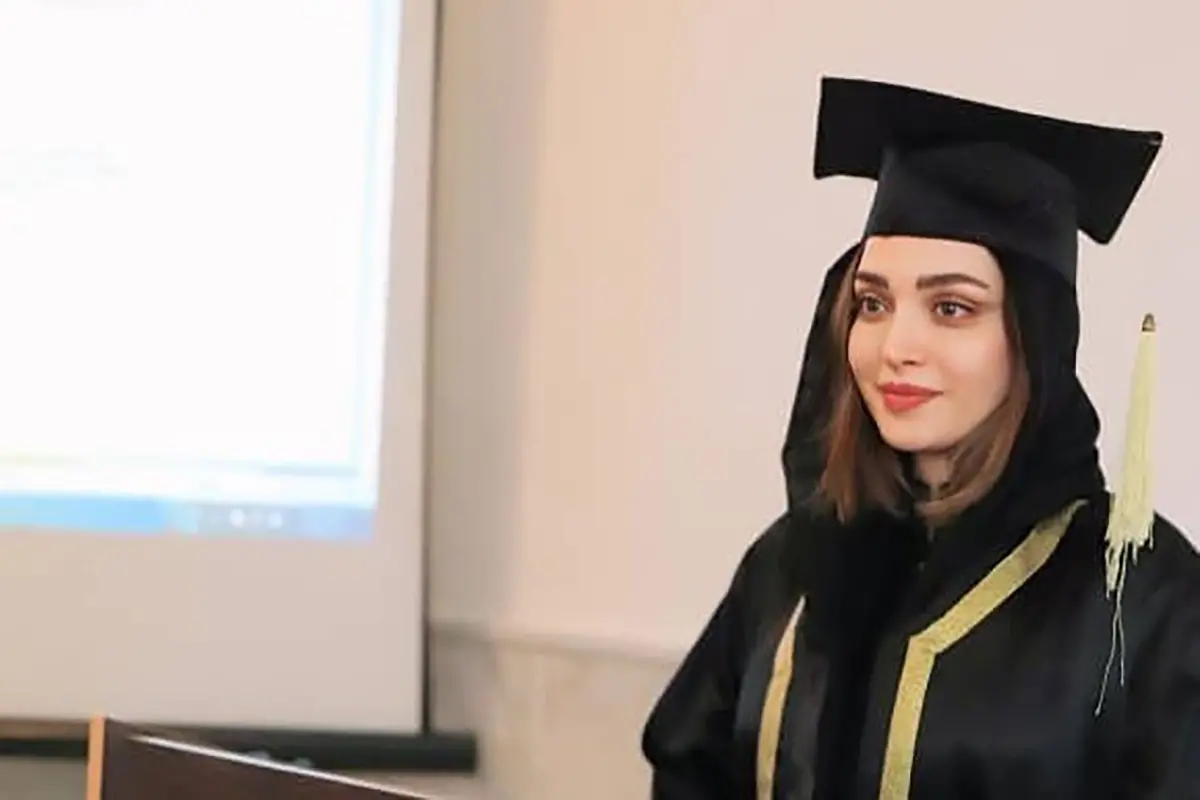 (عکس) فارغ التحصیلی «بهنوش طباطبایی» با مدرک «دکترای روانشناسی» در دانشگاه آزاد بابل