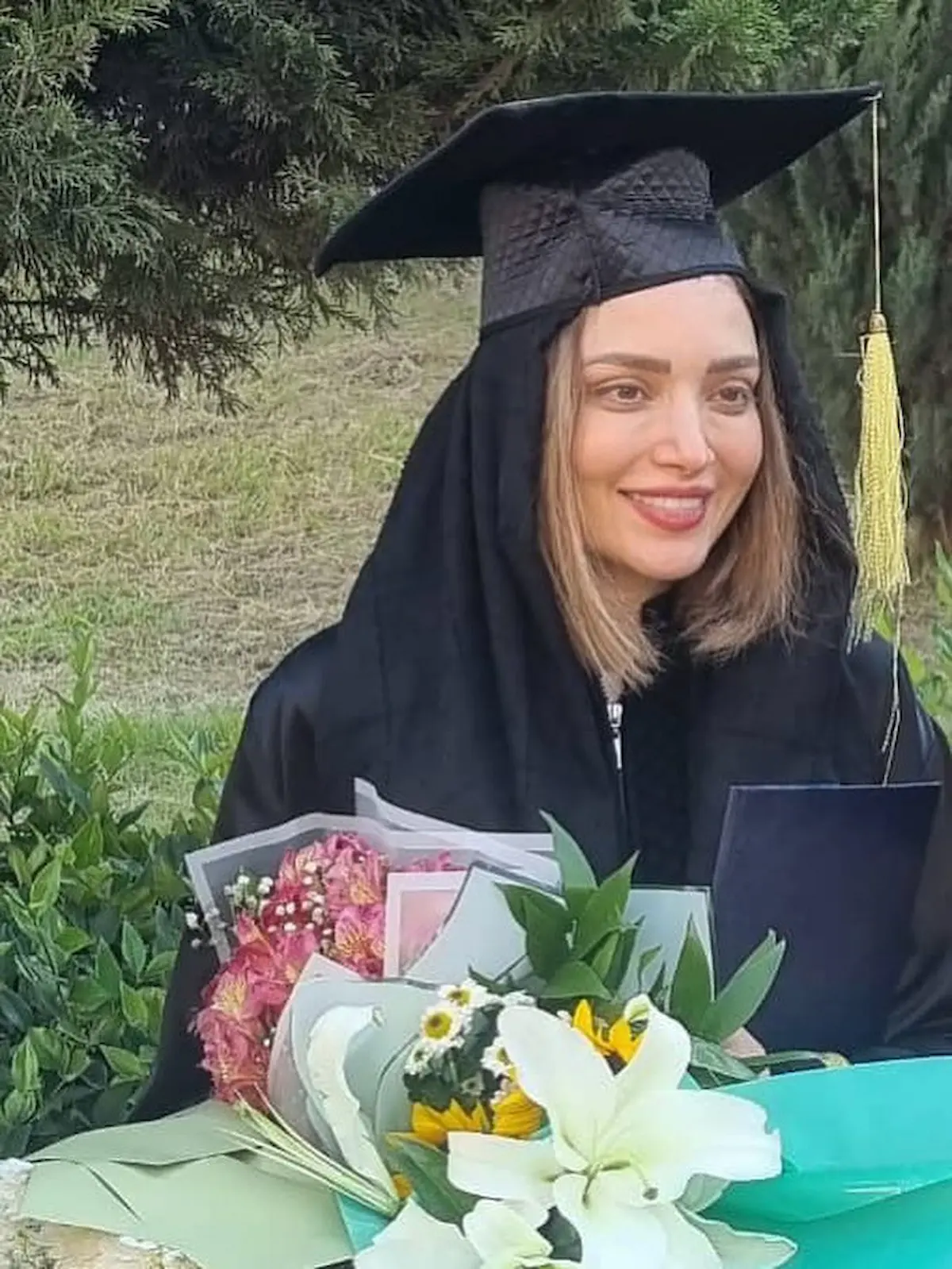 (عکس) فارغ التحصیلی «بهنوش طباطبایی» با مدرک «دکترای روانشناسی» در دانشگاه آزاد بابل (عکس) فارغ التحصیلی «بهنوش طباطبایی» با مدرک «دکترای روانشناسی» در دانشگاه آزاد بابل