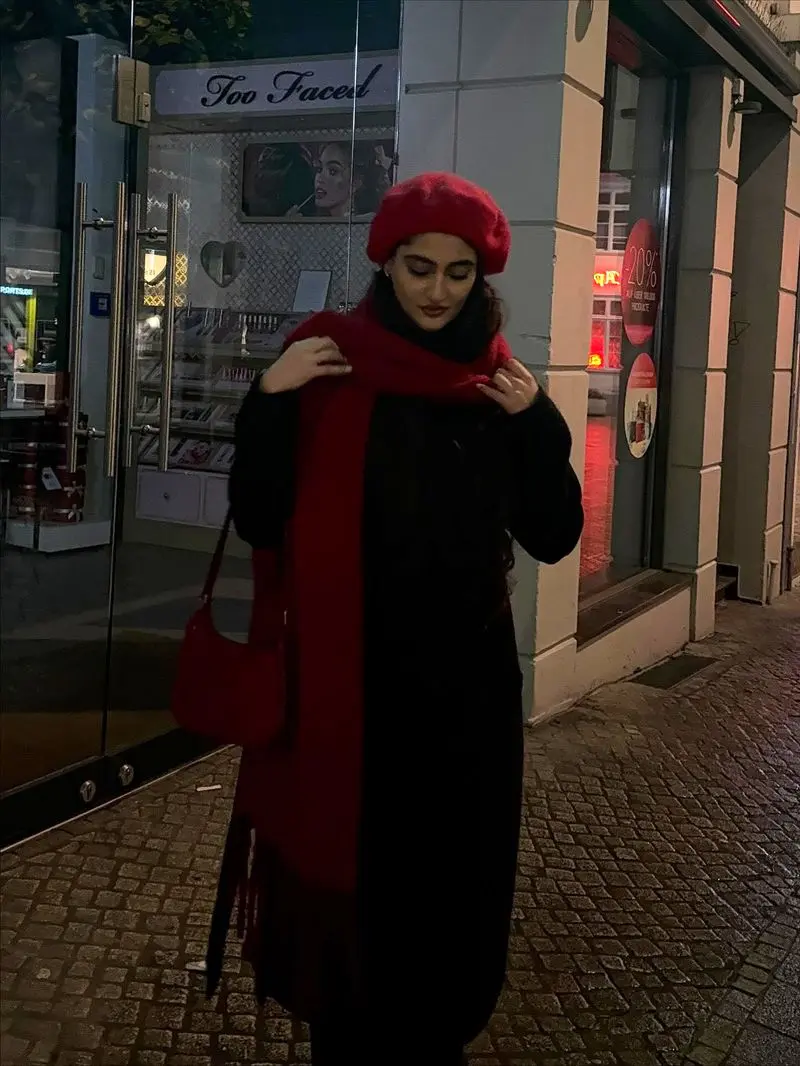 اولین تصاویر ملیکا پارسا پس از درگیر شدن در ماجرای پژمان جمشیدی اولین تصاویر ملیکا پارسا پس از درگیر شدن در ماجرای پژمان جمشیدی