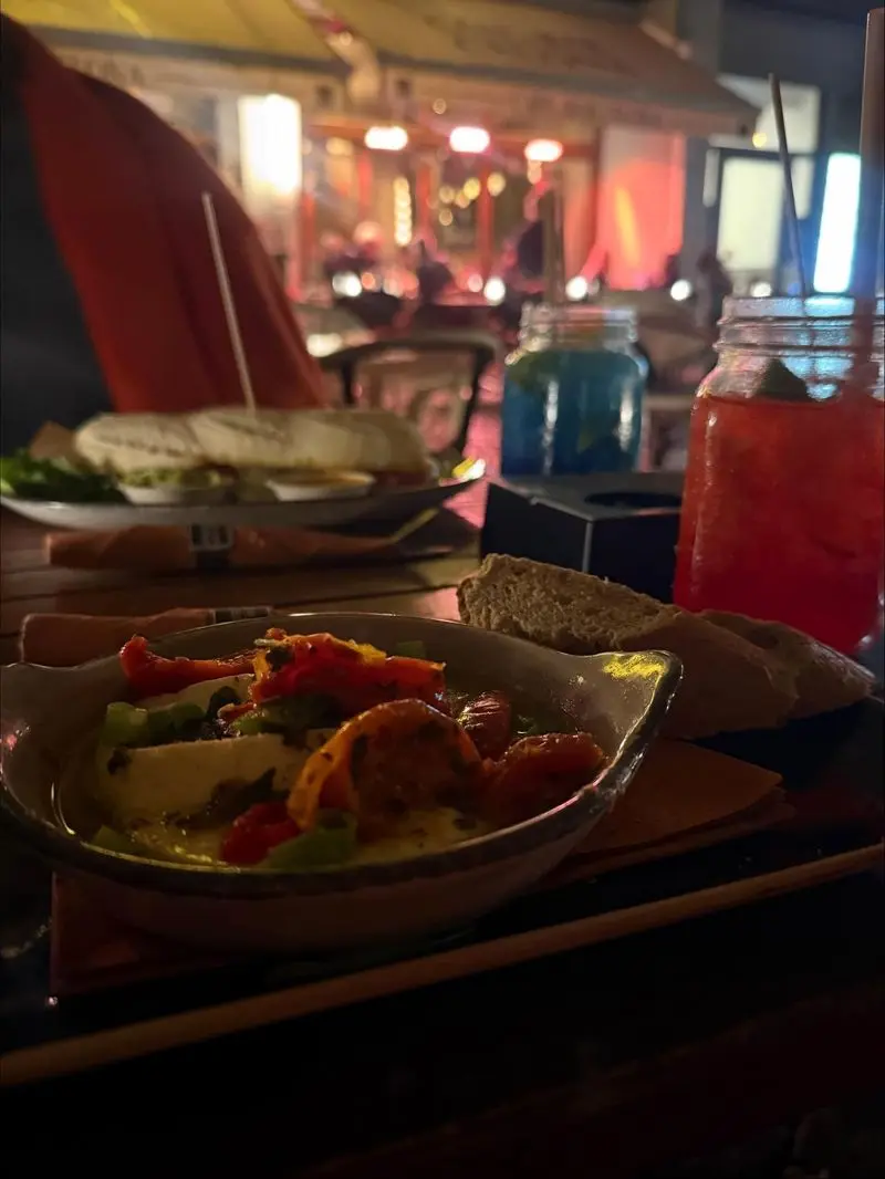 اولین تصاویر ملیکا پارسا پس از درگیر شدن در ماجرای پژمان جمشیدی اولین تصاویر ملیکا پارسا پس از درگیر شدن در ماجرای پژمان جمشیدی