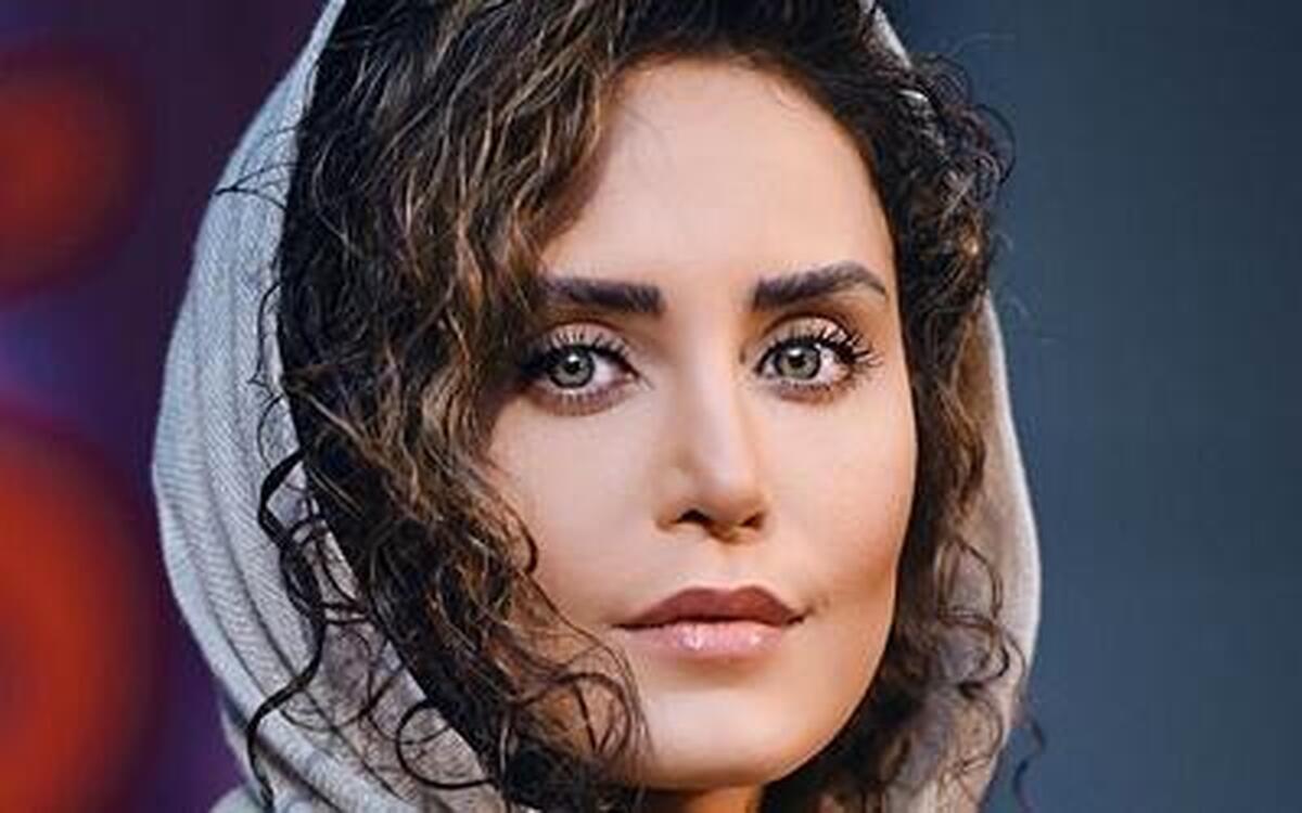 (عکس) سلفی و کاور جذاب گوشی الناز شاکردوست خبرساز شد