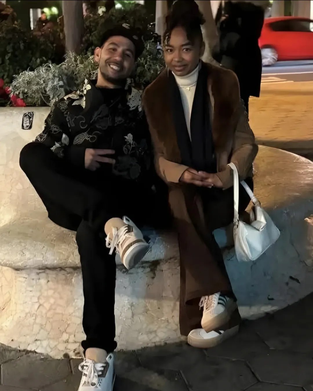 (عکس) پدر لامین یامال با یک دختر ۲۳ ساله نامزد کرد