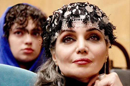 (عکس) استایل خاص الهام پاوه نژاد در مراسم شب علیرضا کوشک جلالی