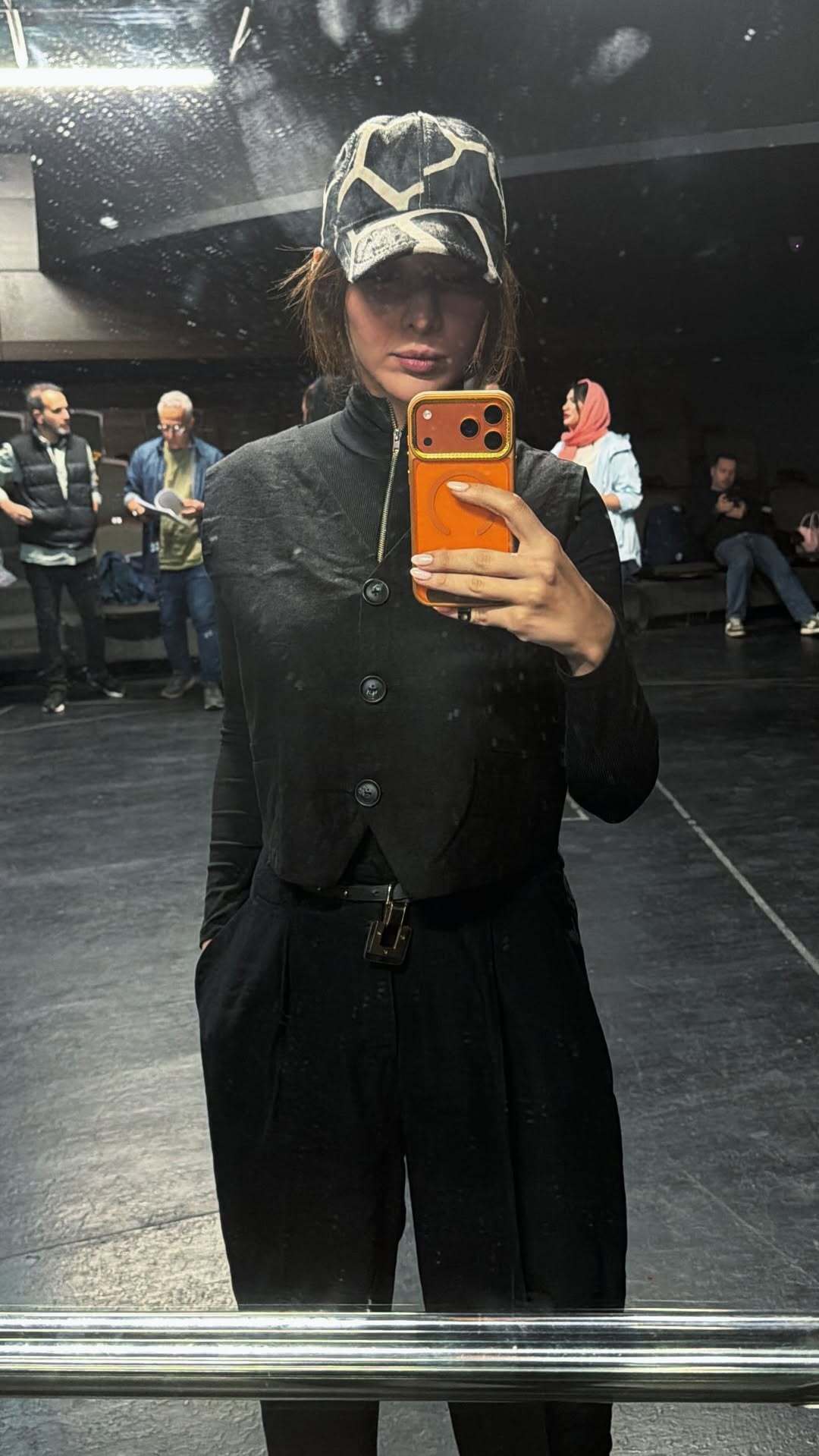 (عکس) سلفی متفاوت المیرا دهقانی با آیفون ۱۷ و تیپی جذاب