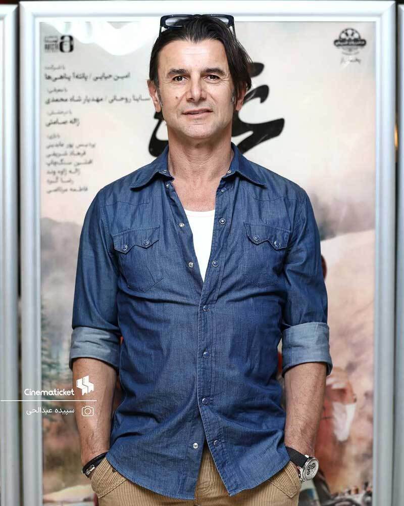 (تصاویر) امین حیایی با پیراهن لی و یک استایل صمیمانه در اکران «غریزه»