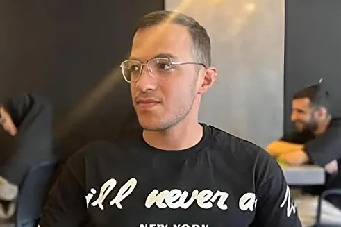 جوان اهوازی که در اعتراض به شهرداری خودسوزی کرده بود، درگذشت