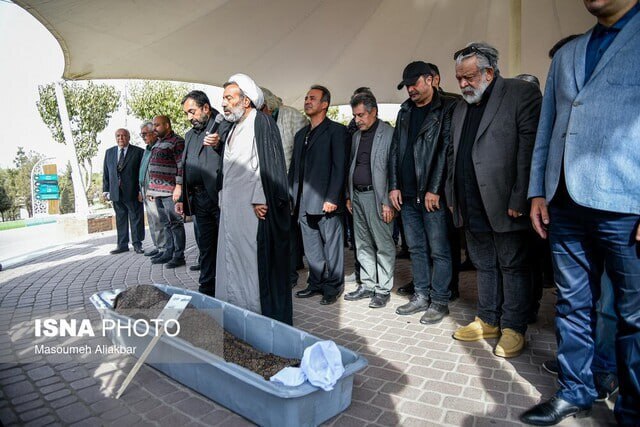 علت تشییع و به خاکسپاری پیکر همایون ارشادی بدون برنامه خاص از سوی خانه سینما