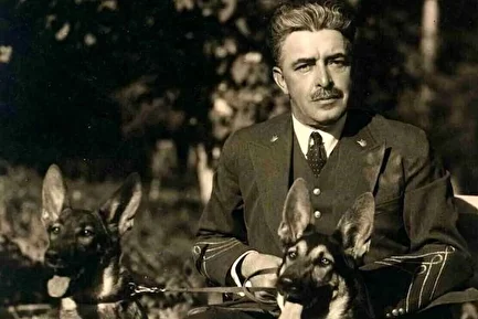 (عکس) تونل زمان؛ عبدالحسین تیمورتاش در مترو لندن؛ سال ۱۳۱۰