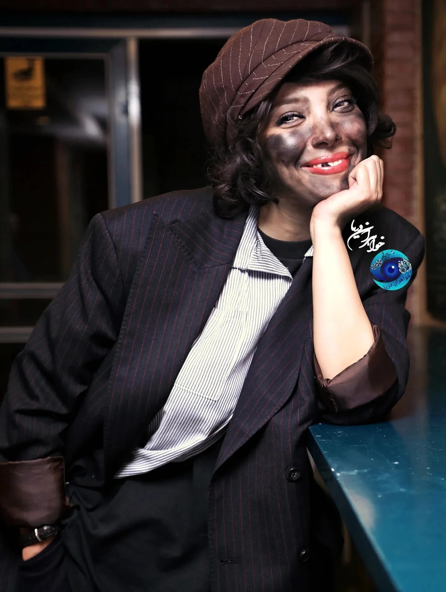 (عکسی) گریم عجیب و شوکه‌کننده صدف اسپهبدی در نمایش «شب»