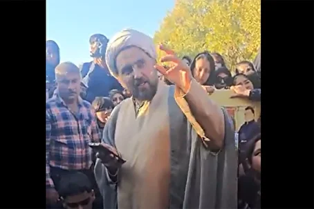 (ویدئو) صحبت‌های خبرساز یک روحانی در محل دفن قاتل دکتر داوودی