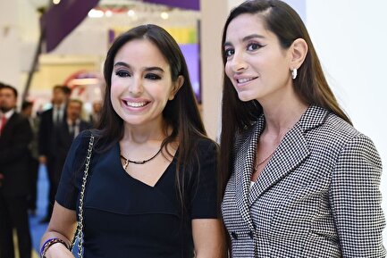 تصاویر دختران الهام علی اف که نفتکش‌شان توسط ایران توقیف شد