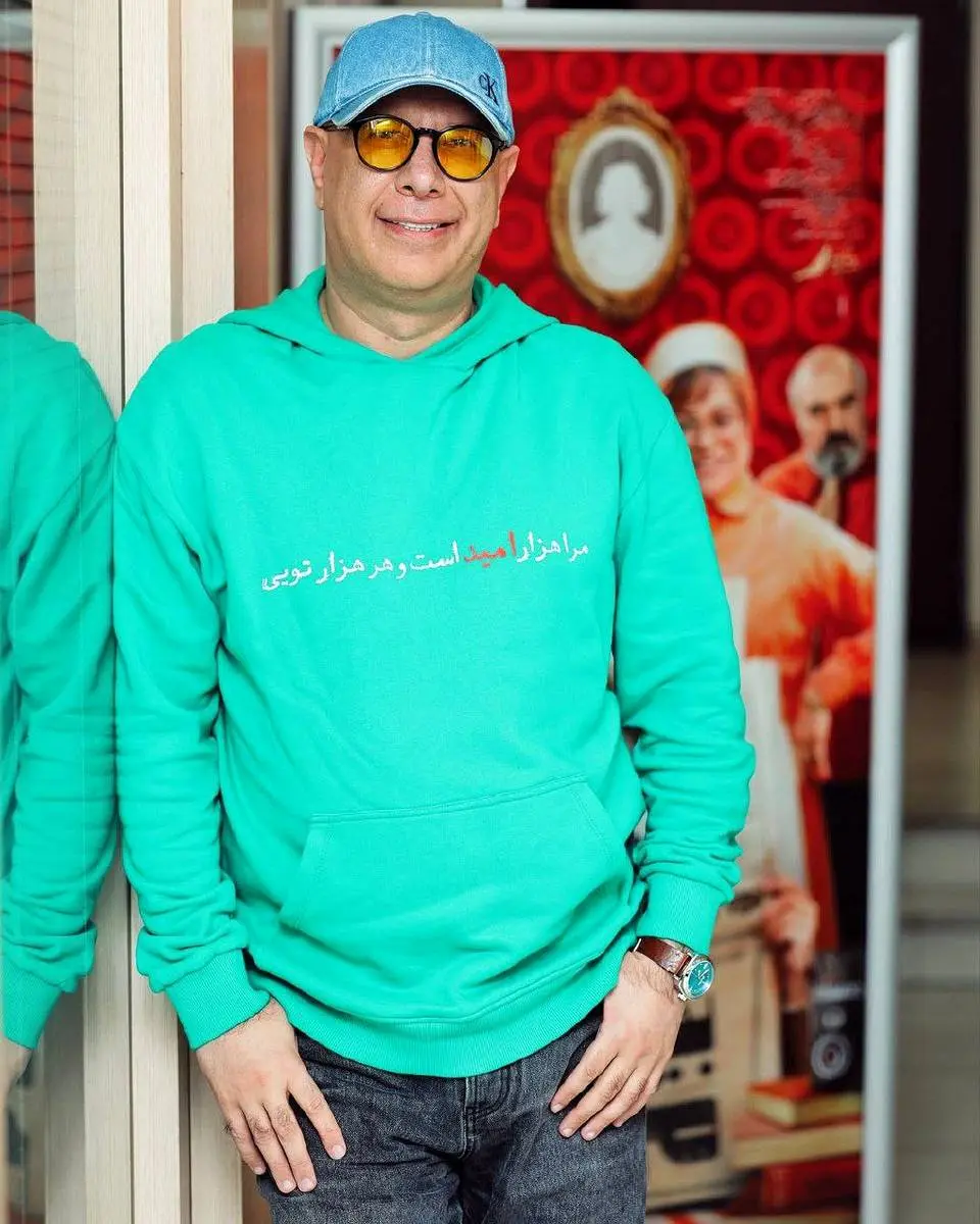 (عکس) سلفی بازیگران فیلم سینمایی «بچه مردم» طرفداران در اکران مردمی