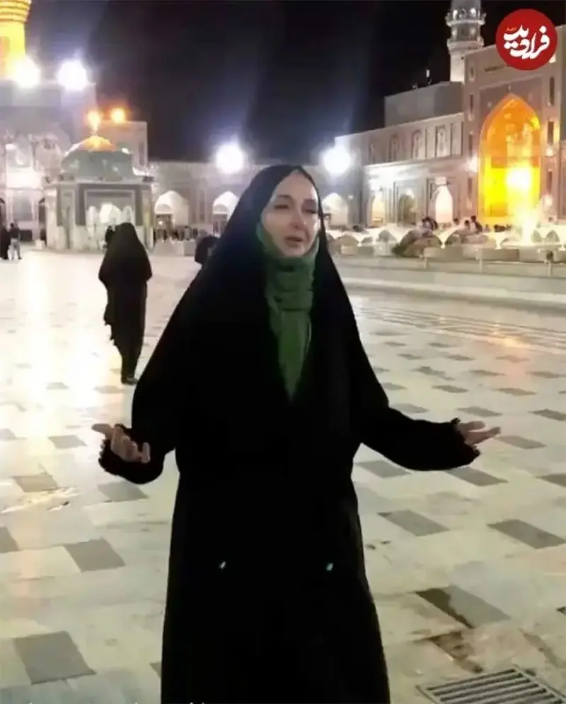 (عکس) تونل زمان؛ «زلیخا» در حال دعا خواندن در حرم امام رضا (ع)؛ سال ۱۳۹۷