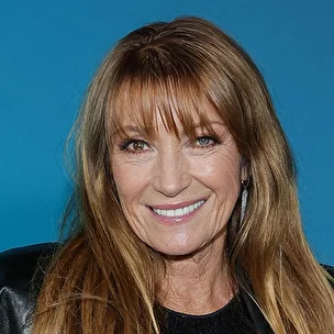 داستان جذاب عاشق شدن جین سیمور ستاره سریال پزشک دهکده در ۷۰ سالگی؛ این پنجاه سالگی است!