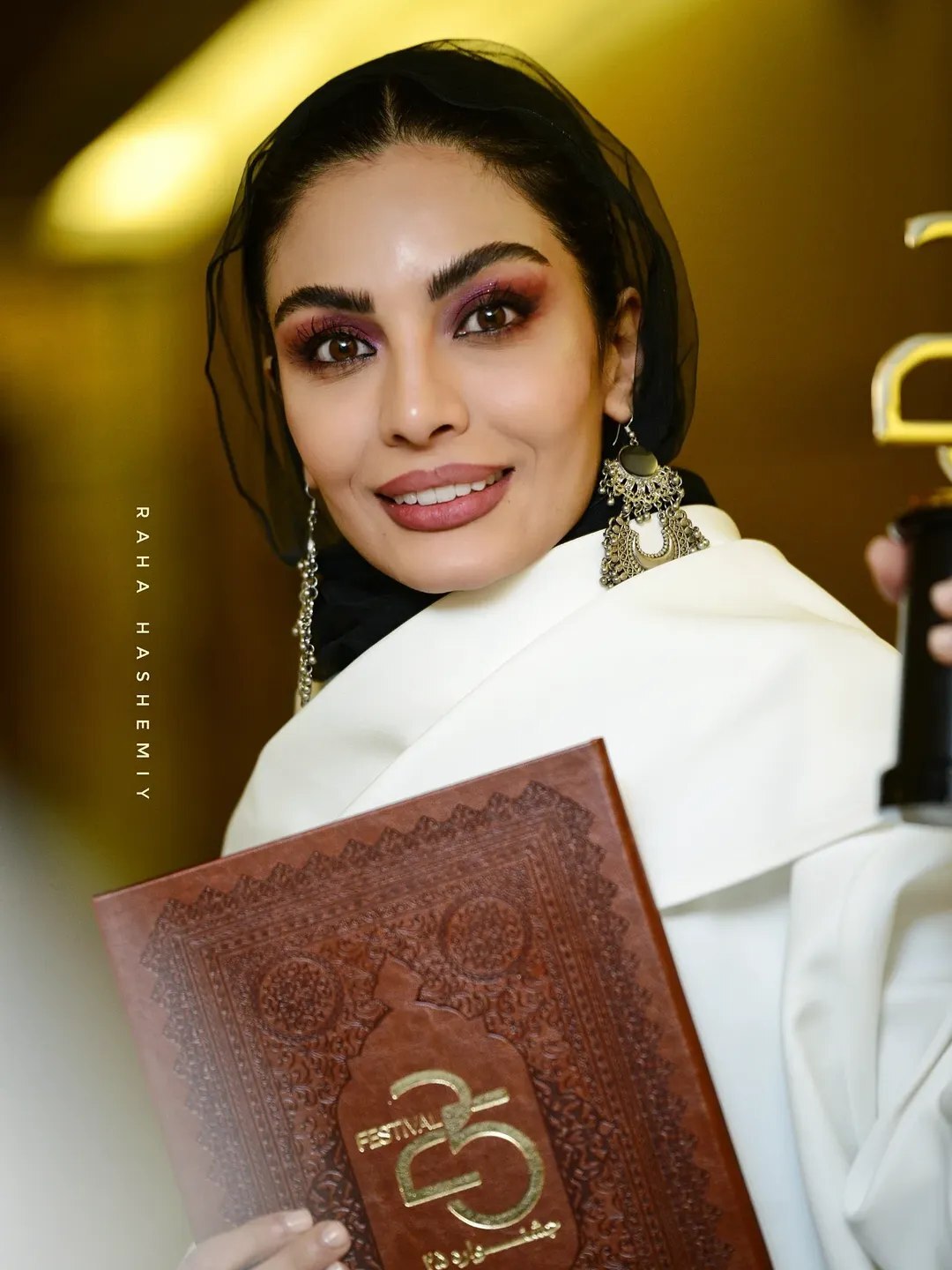 (عکس) استایل خاص و شیک صحرا اسداللهی در اختتامیه جشنواره ۲۵