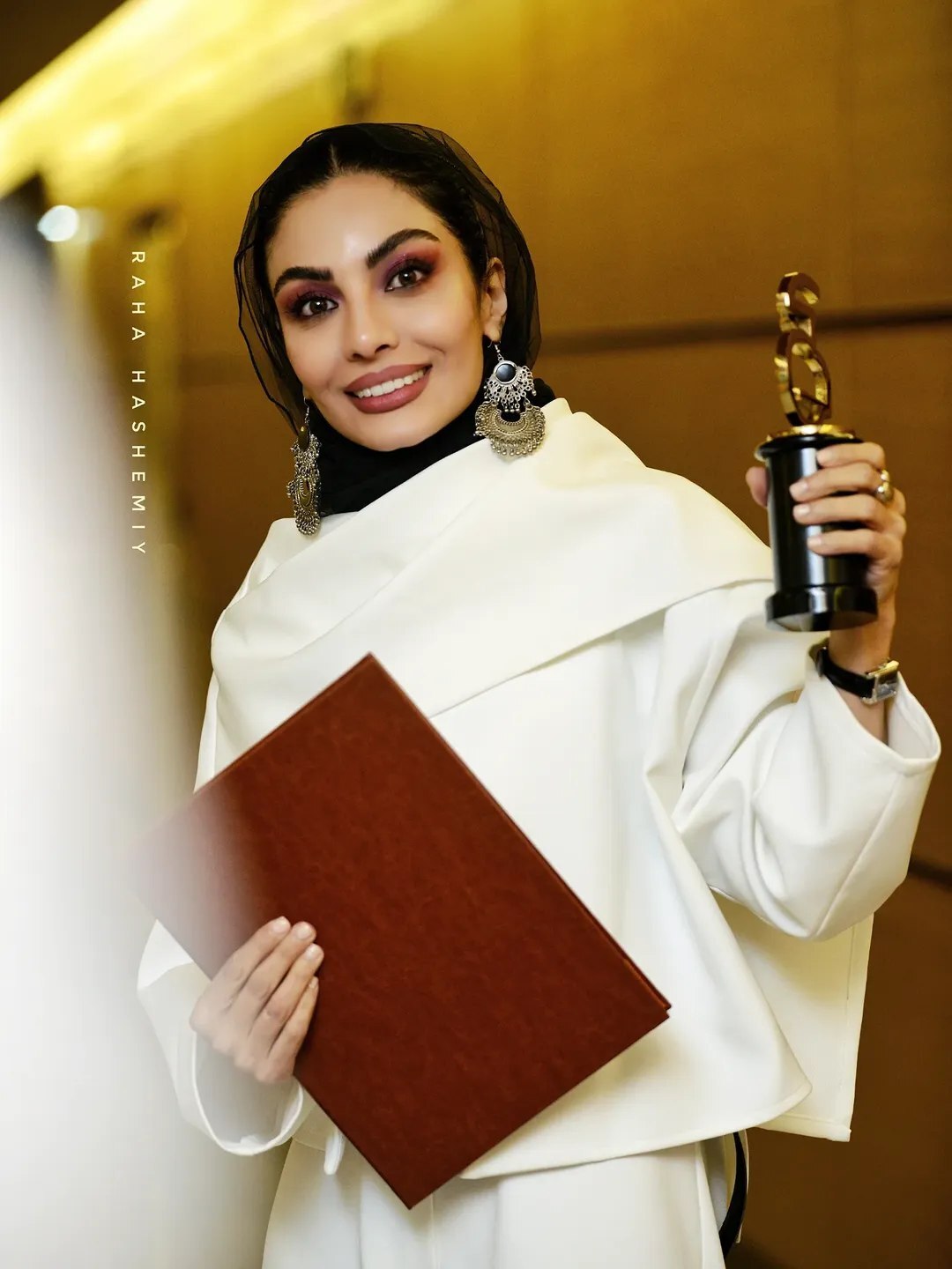 (عکس) استایل خاص و شیک صحرا اسداللهی در اختتامیه جشنواره ۲۵