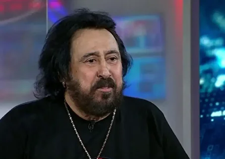 (ویدئو) سلام و احوالپرسی جالب شهرام شبپره با علی اوجی در دبی