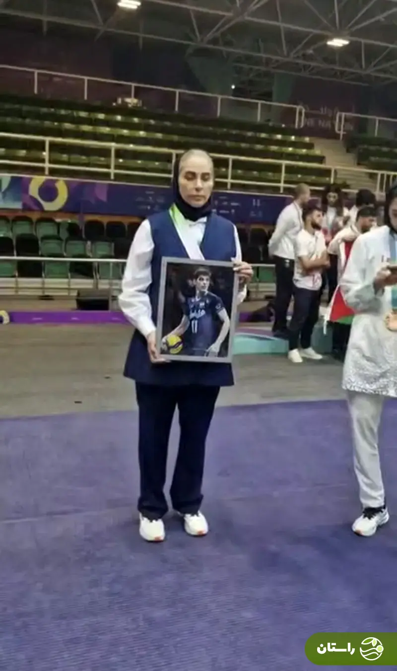 عکس صابر کاظمی در دستان مهروز ساعی