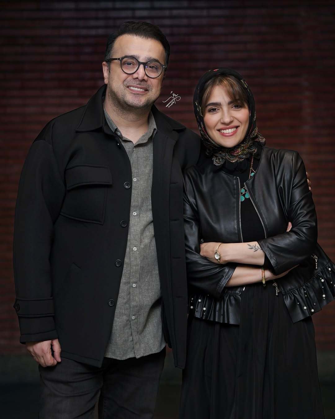 (عکس) مونا کرمی، فاطیما بهارمست و مهسا طهماسبی در پشت صحنه نمایش نمایش باران اسیدی